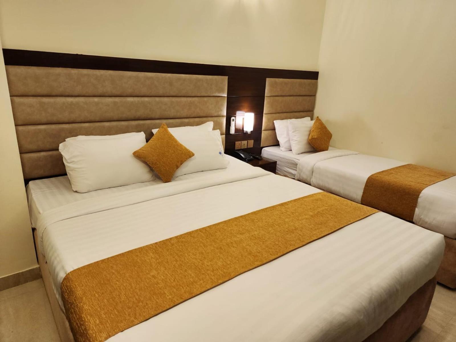 White Park Hotel & Suites Читтагонг Экстерьер фото
